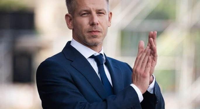 Magyar Péterék javasolni fogják, hogy a teljes ciklusukat ki nem töltő államfők ne részesüljenek élethosszig tartó juttatásokban