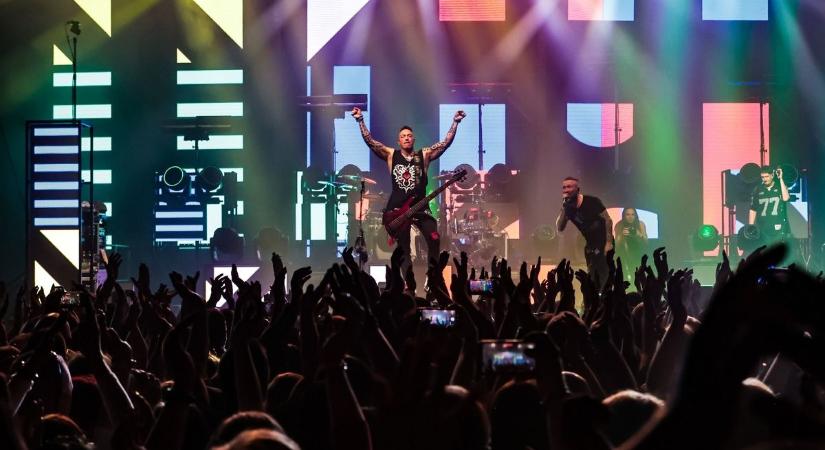 Kowalsky meg a Vega: Lyme-kórral küzd a banda énekese, a tervek szerint lesz győri koncert
