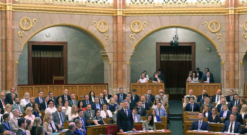 A parlamenten kívüli pártokat is bevonnák egy arányosabb választási rendszer megalkotásába