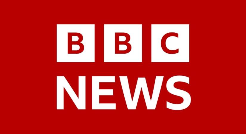 Elbocsátási hullám indult a közmédiánál – Költséget csökkent, ezért több száz dolgozóját kipenderíti a BBC