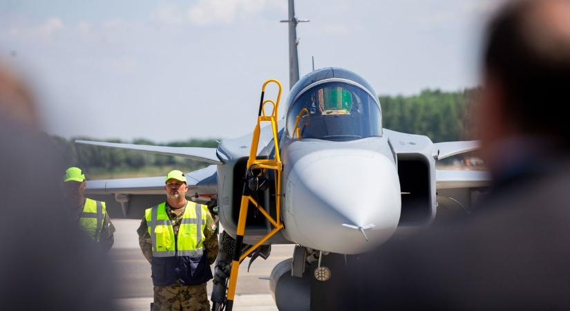 Két JAS–39 landolt Kecskeméten, indul a város legtrendibb nyári fesztiválja