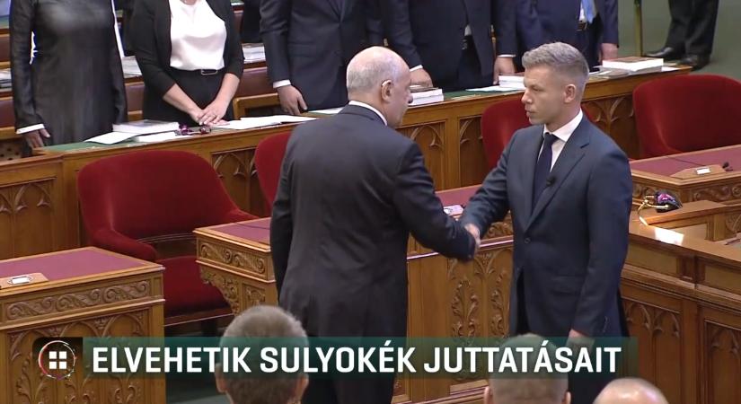 Nemcsak a hivatalát, az élethosszig járó juttatásait is elveszítheti Sulyok Tamás a Tisza terve szerint