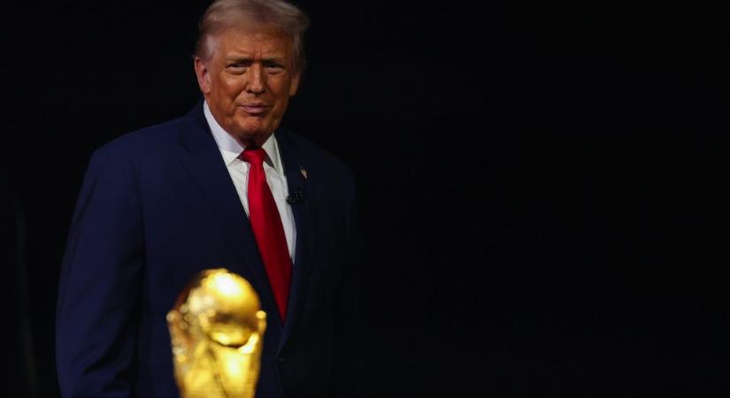 Trump adja majd át a trófeát a világbajnokság győztesének
