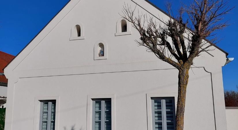 Egy régi épület új élete - A sarródi Rozália Vendégház története - Fotók