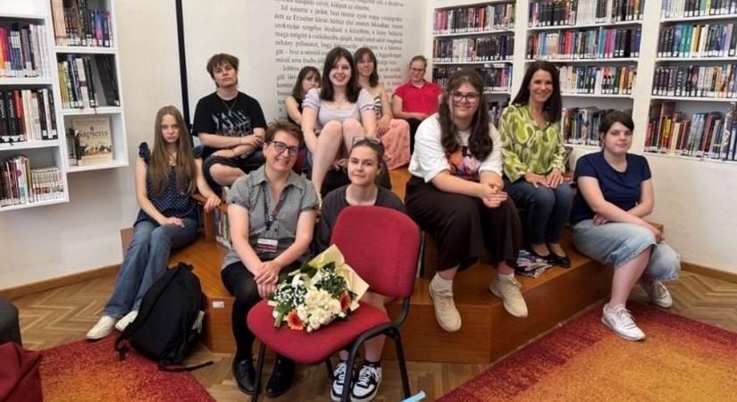 Könyvtártörténeti kincsek nyomába eredtek a egri neumannos diákok