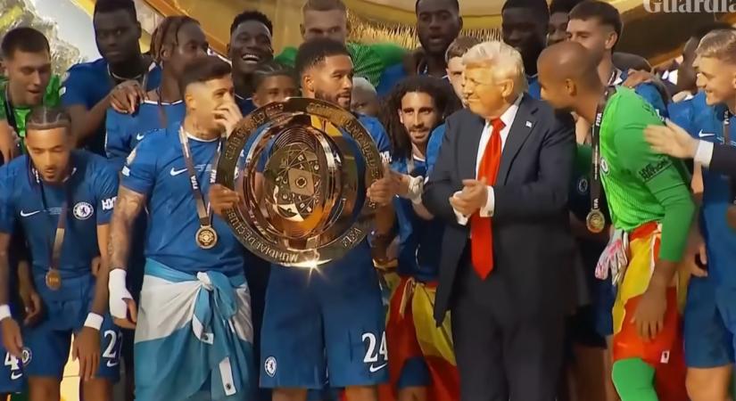 A sporttörténelem fontos pillanatára „csekkolt be” Donald Trump