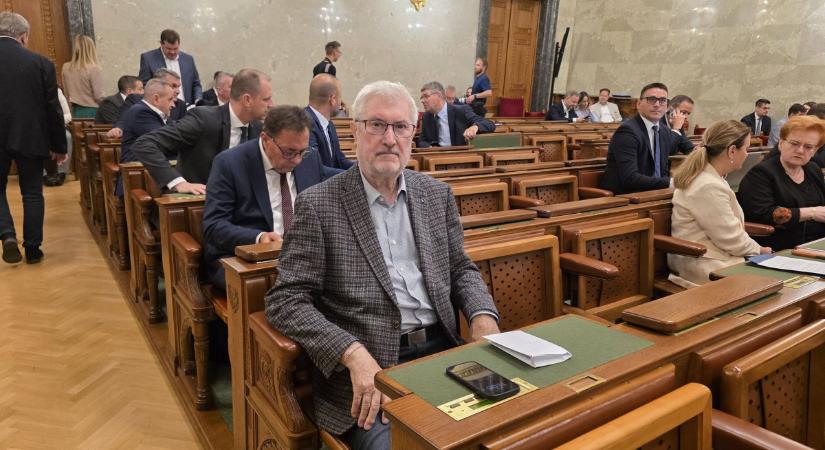 Közel ötszázan röhögték már ki Vitányi István hajdú-bihari fideszes képviselő posztját