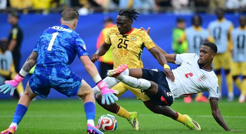„Úgy tűnt, a VAR épp kávészünetet tartott” – még az angol szakértők szerint is elmaradt egy 11-es Ghána javára