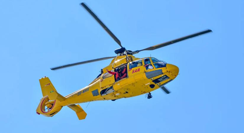 Mentőhelikoptert riasztottak: egy 11 éves kisfiút megkéseltek