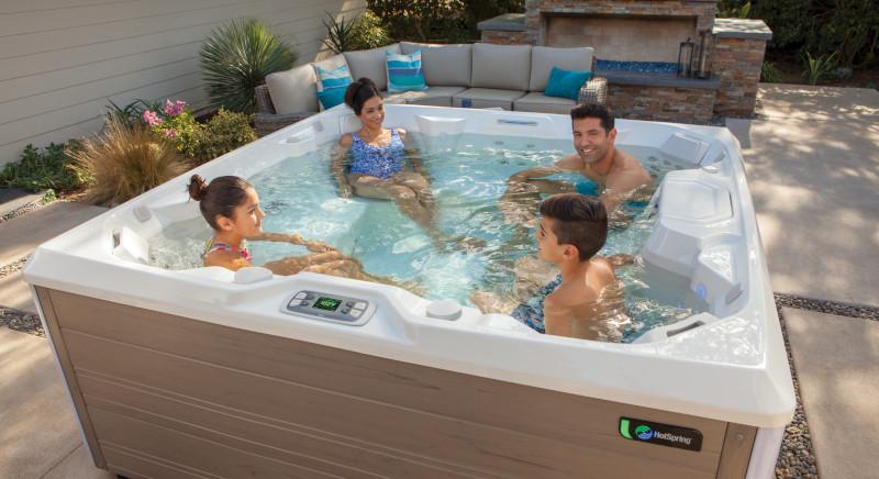Hordozható vagy fix jakuzzi? Útmutató a tökéletes masszázsmedence kiválasztásához