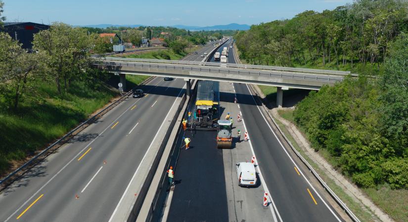 Javul az M3-as: burkolatfelújítás és zajvédőfal-építés is zajlik