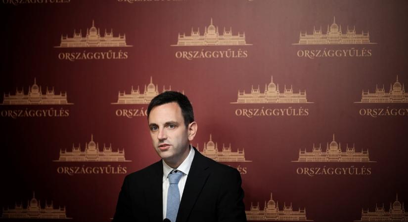 11 tagú bizottság dolgozna az ügynökakták nyilvánosságra hozatalának előkészítésén, Melléthei-Barna Márton törvényjavaslatot nyújtott be