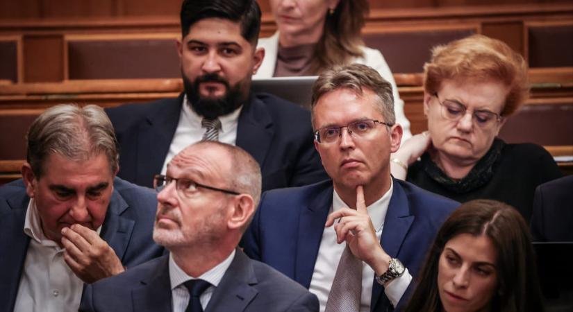 Hankó Balázs szerint a kekva-modell felszámolásával a kormány ”kiáll az egyetemek mögül és átáll az Európai Bizottság oldalára”