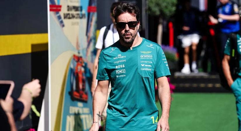 Miközben szenved az F1-ben, ilyen brutális szuperautóval vigasztalódik Fernando Alonso – videó
