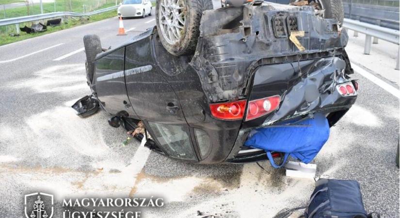 Egy pohár kávé okozott súlyos balesetet Győr környékén