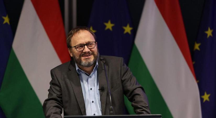 Nem kivezeti, hanem felcsavarja az extraprofit adóját a Tisza-kormány