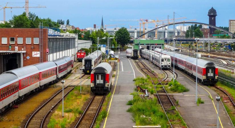 Egy éjszakára leállt a teljes vasúti forgalom Németországban