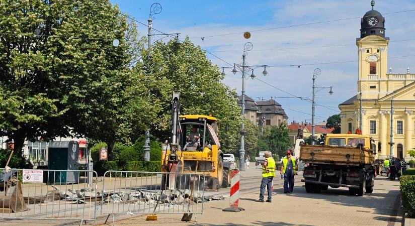 Éjjeli műszakra vált a DKV a kánikula miatt