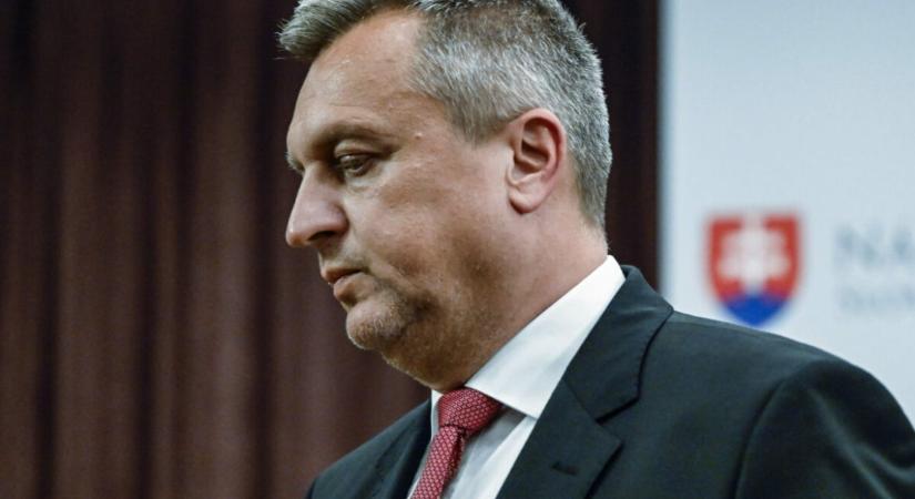 A szlovák parlament alelnöke elvárja a kormányfőtől, hogy csak akkor tárgyaljon Zelenszkijjel, miután Ukrajna leszámolt a Bandera-kultusszal