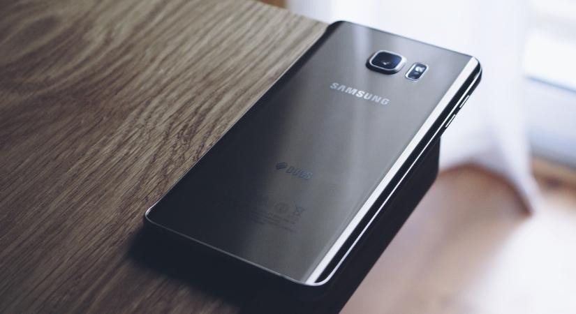 Sokan azt hiszik, végleg eltűnt a Samsung-telefonok ikonikus funkciója, pedig csak elrejtették