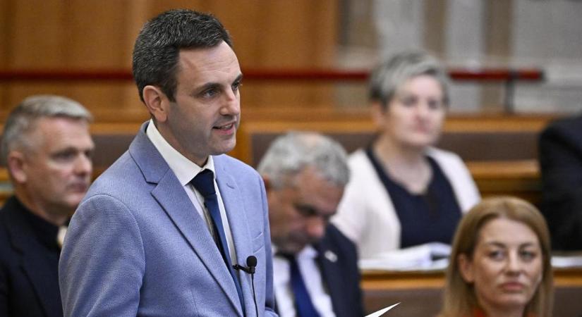 Benyújtották az ügynökakták megnyitását szolgáló törvényjavaslatot