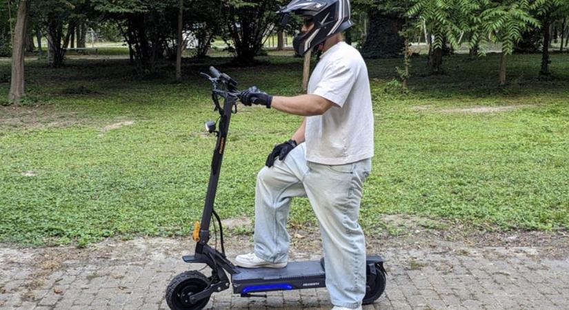 Ausom Gosoul 2 duál motoros elektromos roller teszt – Meggyőző tudás 175 ezer forintért