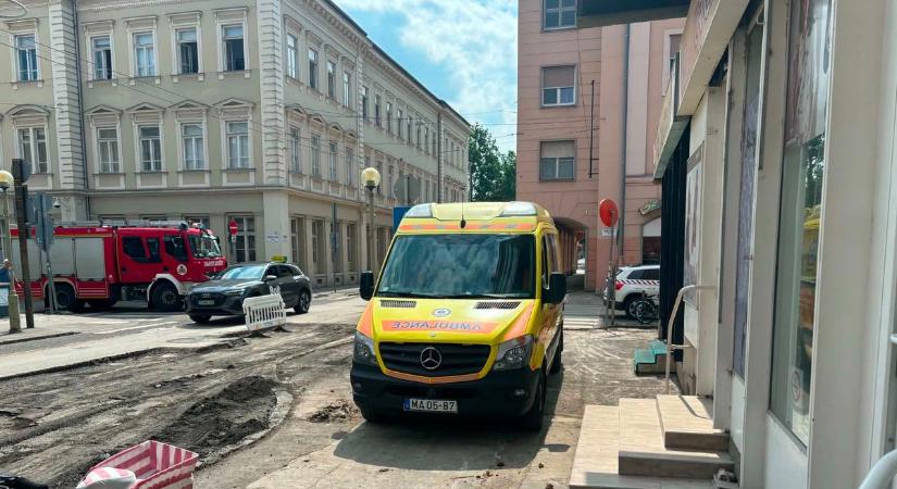 Zárt ajtók mögött történt baj, több hatóság is a helyszínre vonult Szegeden