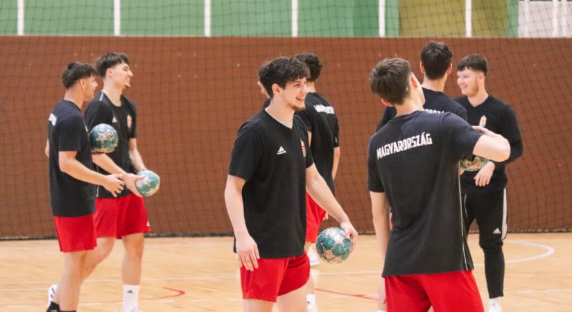 Nagyatádon edzőtáborozik az Európa-bajnokságra készülő junior kézilabda-válogatott
