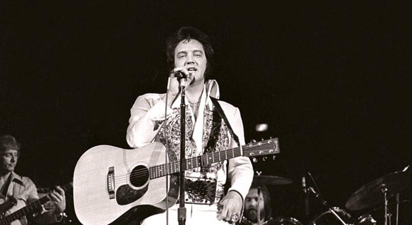 Időutazó lehetett Elvis Presley koncertjén? Itt az 1977-es videó, ami lázban tartja a rajongókat