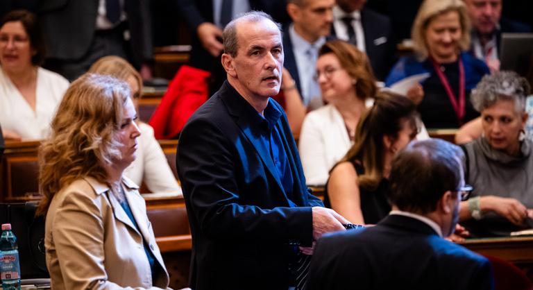 Hegedűs Zsolt aláírta, átalakul a gyógyszertámogatási rendszer