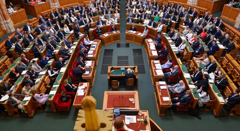 Jövő héten is rendkívüli parlamenti ülés lesz