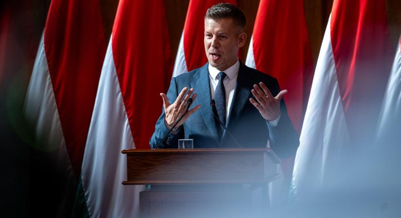 Óriási hír jött a nyugdíjasoknak! A kormány változtat az öregségi nyugdíj legkisebb összegén is