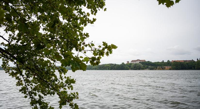 Női holttestet találtak a tatai Öreg-tónál