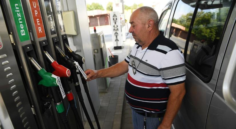 Hiába oldották fel a védett árat a benzinkutakon, sok helyen mégis megmaradt – a sztrájk sem kizárt