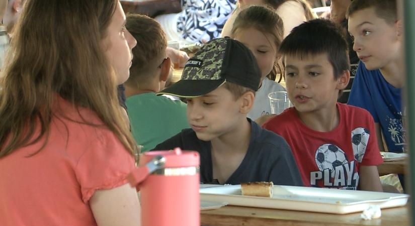 Vakációs Bibliahét: 110 diák vesz részt a debreceni református gyerektáborban – videóval