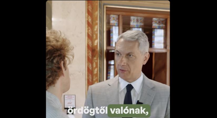 Lázár nem tartja ördögtől valónak a képviselői mandátum korlátozását, egy év múlva tényleg visszavonul és nem akar Orbán után Fidesz-elnök lenni