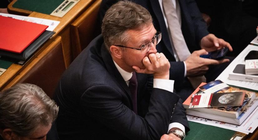 NKA-ügy: őrizetbe vették a milliárdos támogatásokról döntő bizottság tagjait