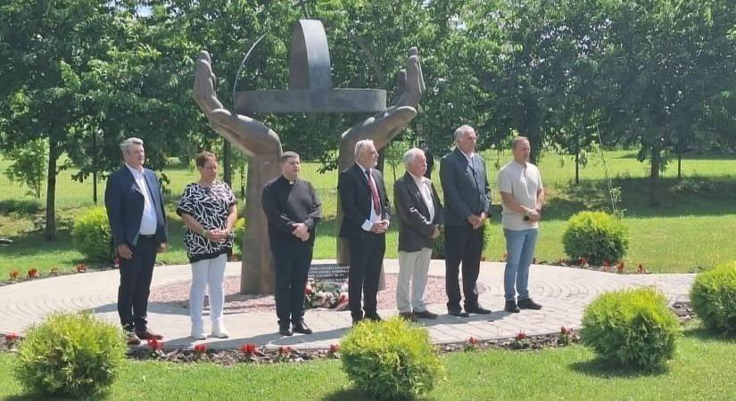 Felvidéki barátaiknál jártak a markotabödögeiek, összetartoznak a magyar közösségek