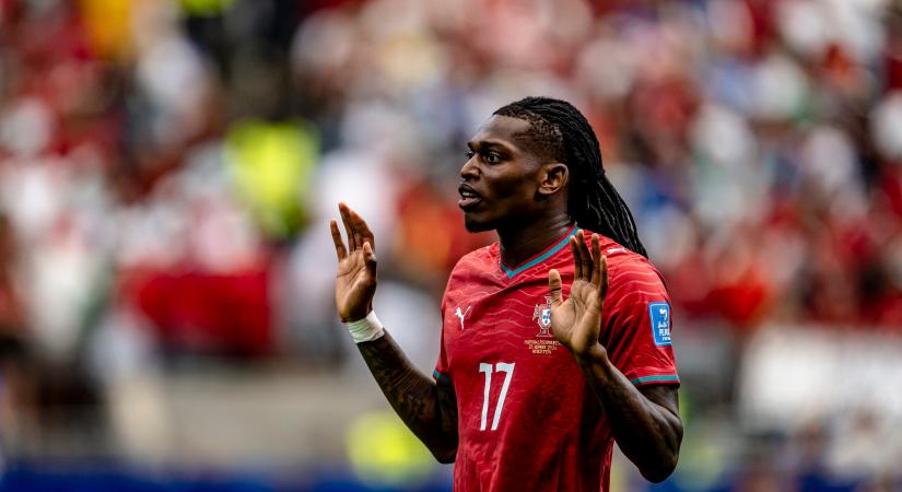 Rafael Leao megunta a sok kérdést a jövőjéről