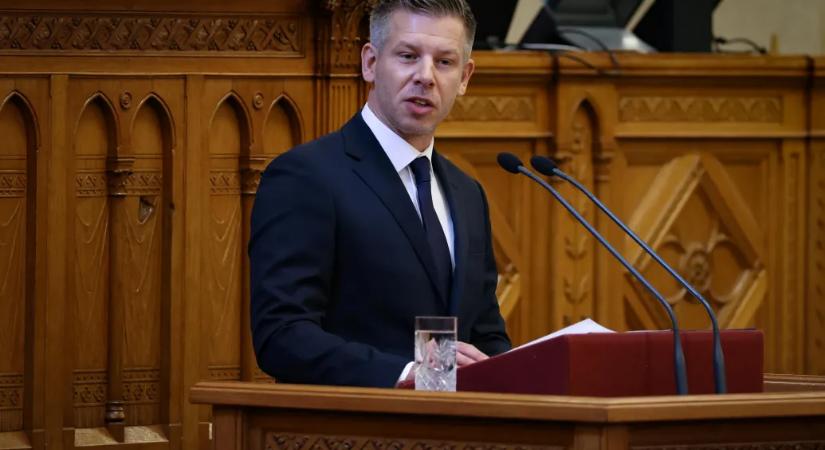 A TASZ szerint ki kell venni a mostani alaptörvény-módosításból a 12 éves képviselői mandátumlimitet