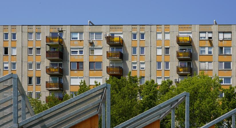 Fordulat a magyar ingatlanpiacon: már a vidéki lakások is gyorsabban kelnek el a budapesti paneleknél