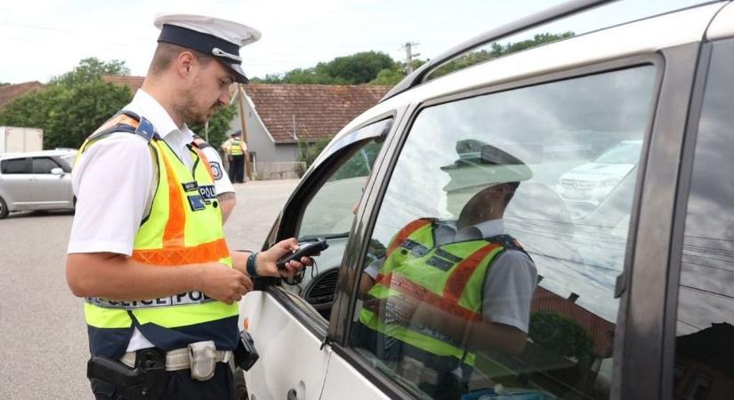 Elképesztő fogás Tolna vármegyében: a rendőrök is alig hitték el, mit művelt ez a sofőr