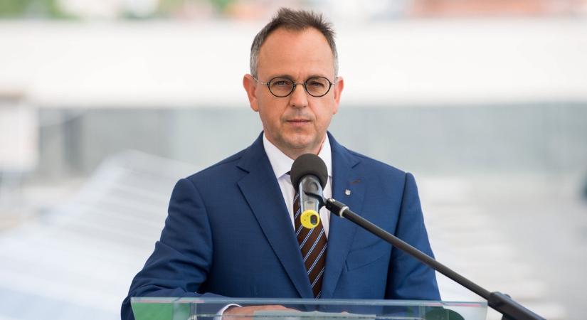Bús Balázs mellett több más döntéshozót is őrizetbe vettek ma az NKA pénzosztási ügyben