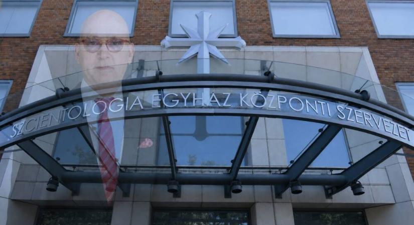 Ripost – Péterfalvi – Szcientológia
