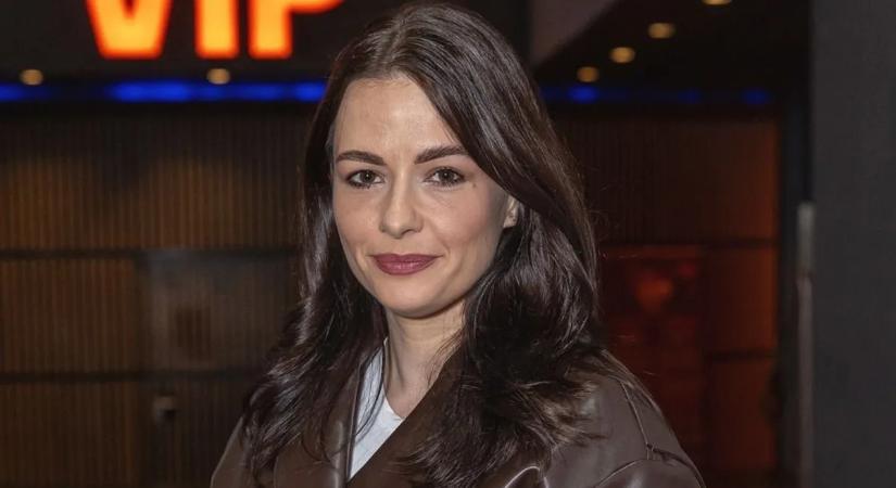 Cuki fotón mutatta meg Lola a kislányát - Lenka először csodálhatta meg a Balatont