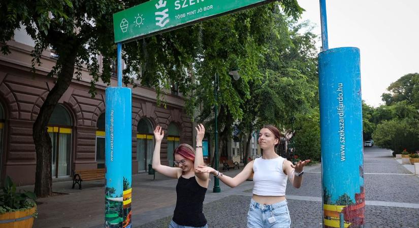 Mentőöv a kánikulában: Párakapuk harcolnak a hőség ellen!
