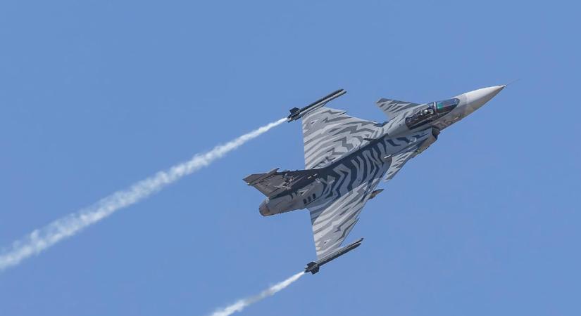 Beérett az Orbán-kormány egyik utolsó védelmi beszerzése, teljessé vált a Gripen-flotta – galéria