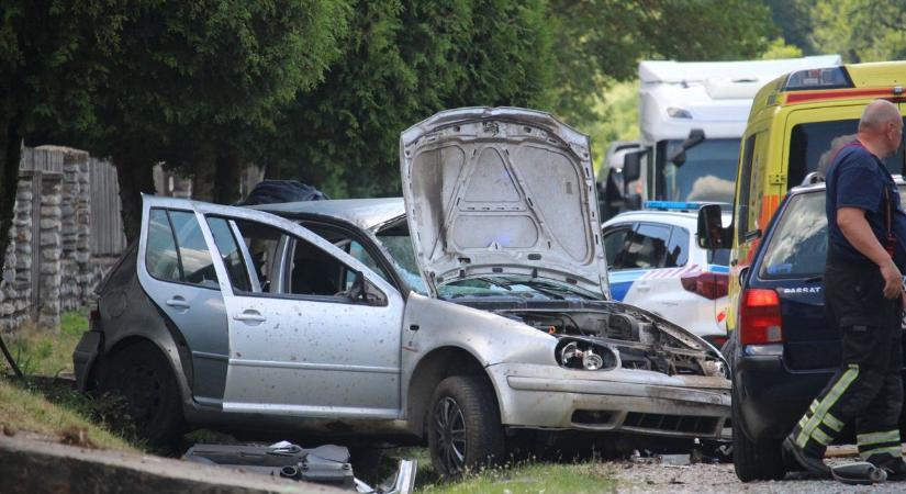Megrázó felvételek a mónosbéli baleset helyszínéről – így végződött az előzés