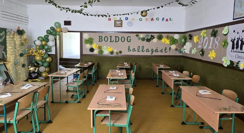 A nap képe: így díszítették fel a termet a ballagó nyolcadikosoknak