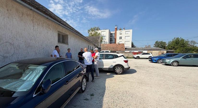Megújul a Kereszt utcai parkoló